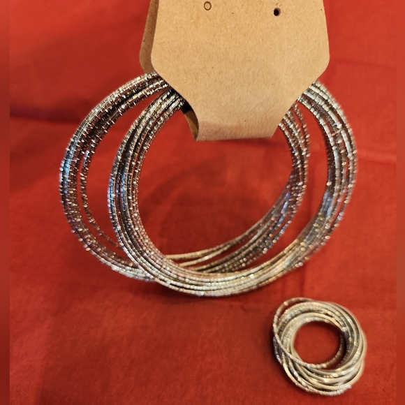 Silver Tone Bracelet & Ring Set - Picture 3 of 3